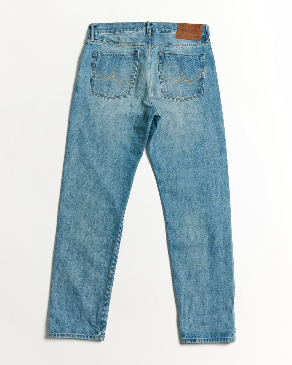 L'édition de l'anniversaire de Jeans réguliers