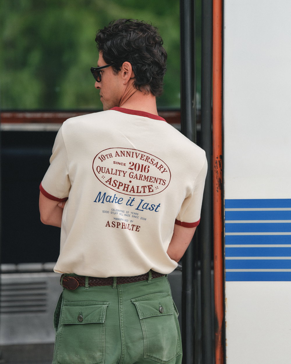 L'édition Vintage de l'anniversaire du T-shirt