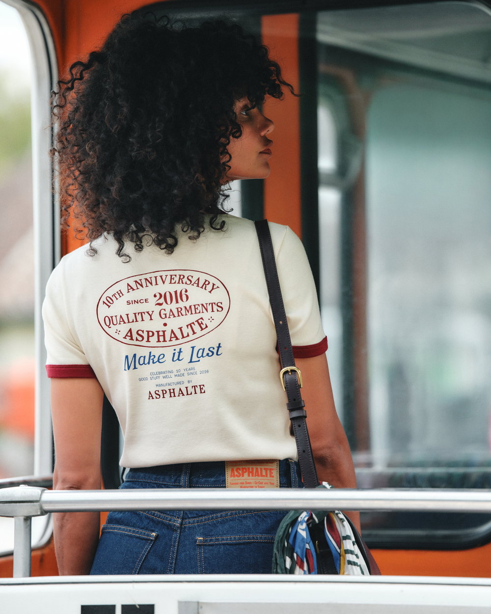 L'édition Vintage de l'anniversaire du T-shirt