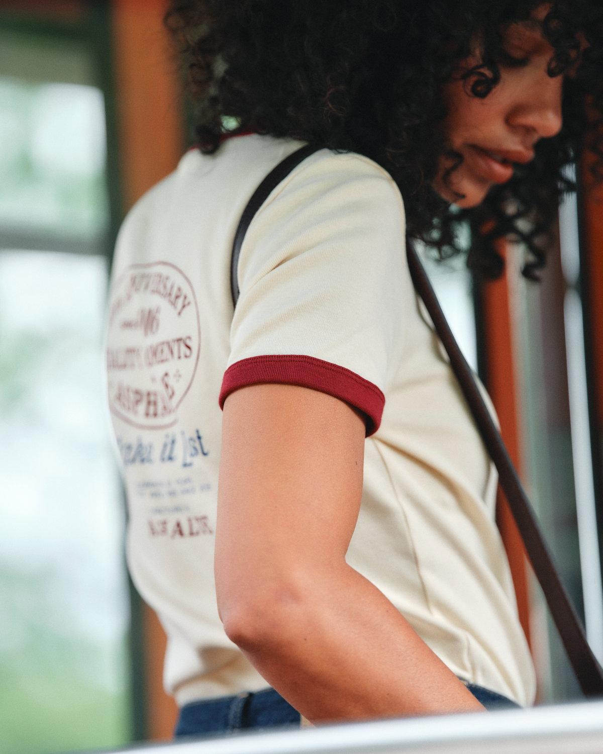 L'édition Vintage de l'anniversaire du T-shirt